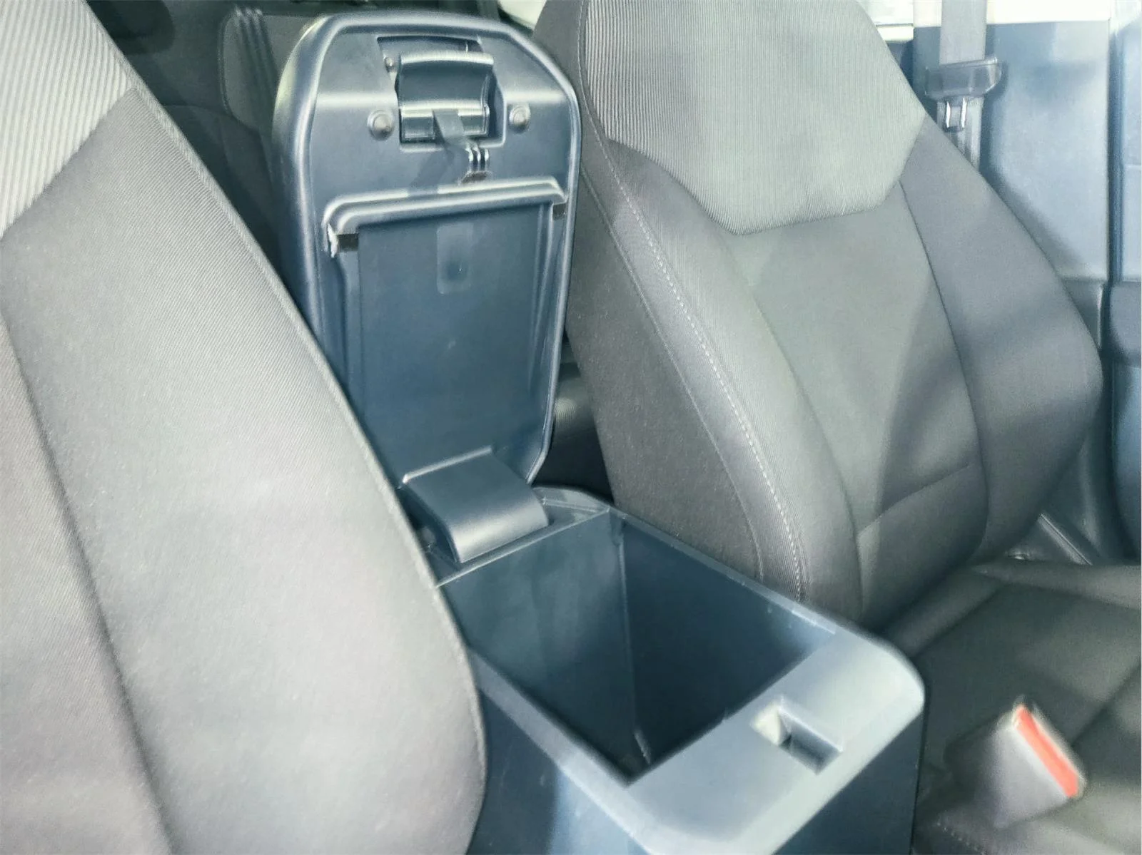 Used 2023 Area 51 Ford XL image 40