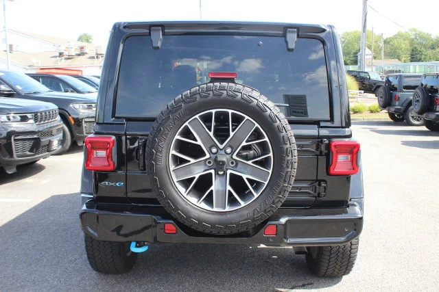 Used 2024 Black Jeep High Altitude 4xe image 30