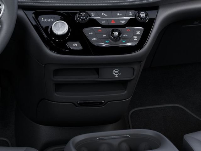 New 2026 Red Hot Pearl-Coat Exterior Paint Chrysler Select image 24