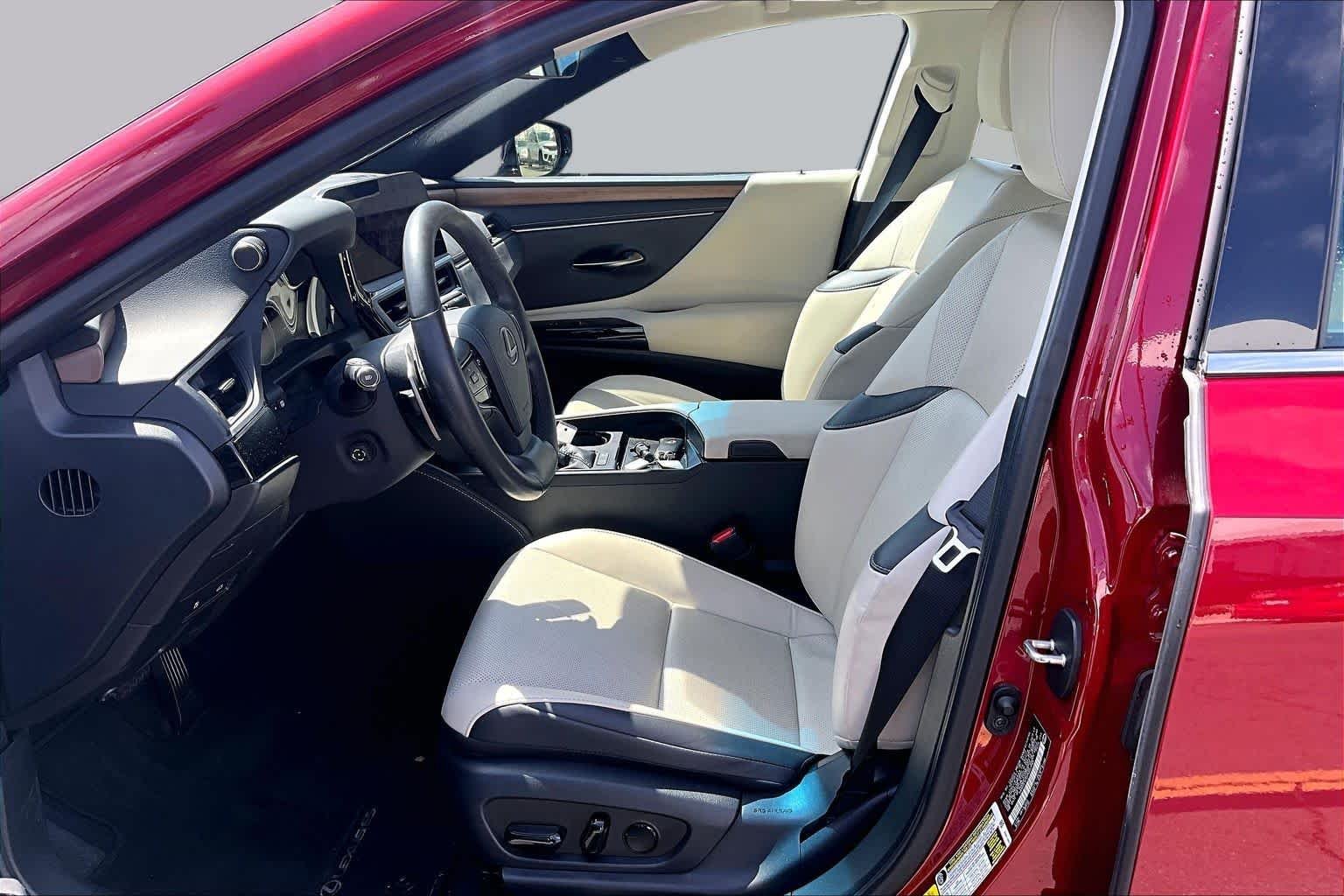 Certified Used 2023 Matador Red Mica Lexus  image 8