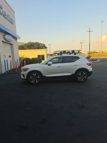 Pre-Owned 2023 Volvo XC40 Ultimate