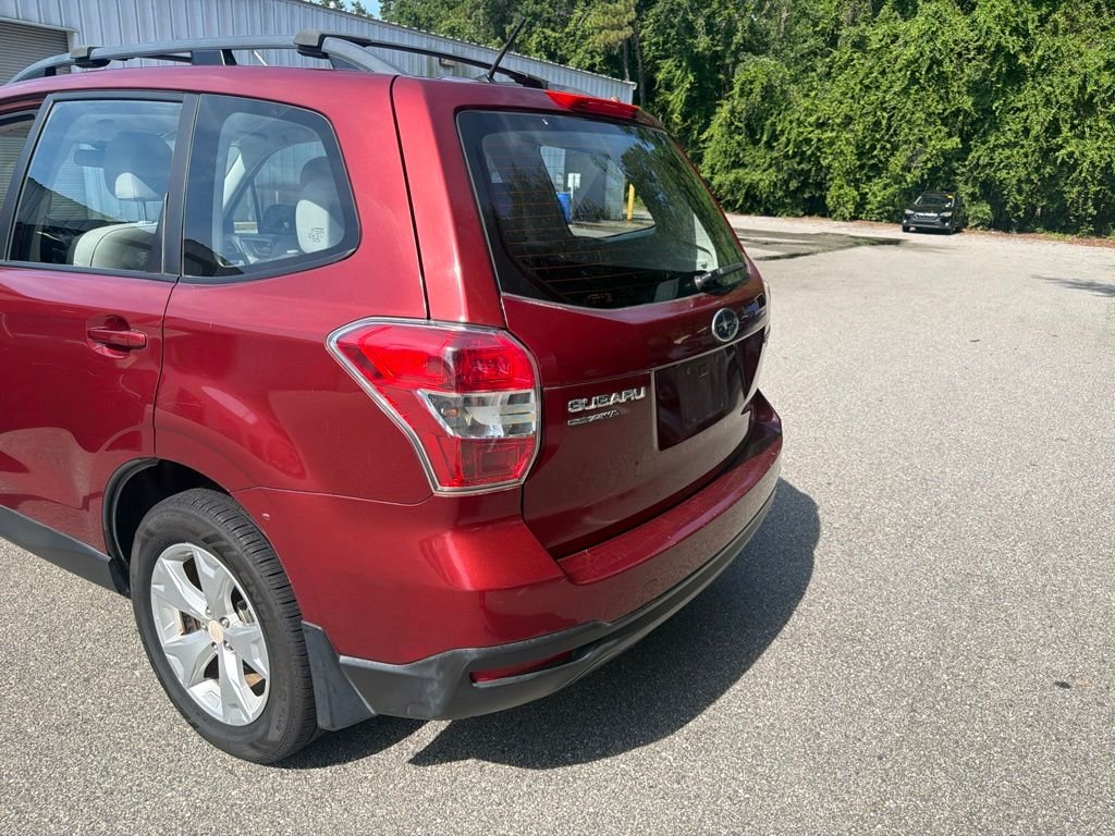 Used 2015 Red Subaru 2.5i image 9