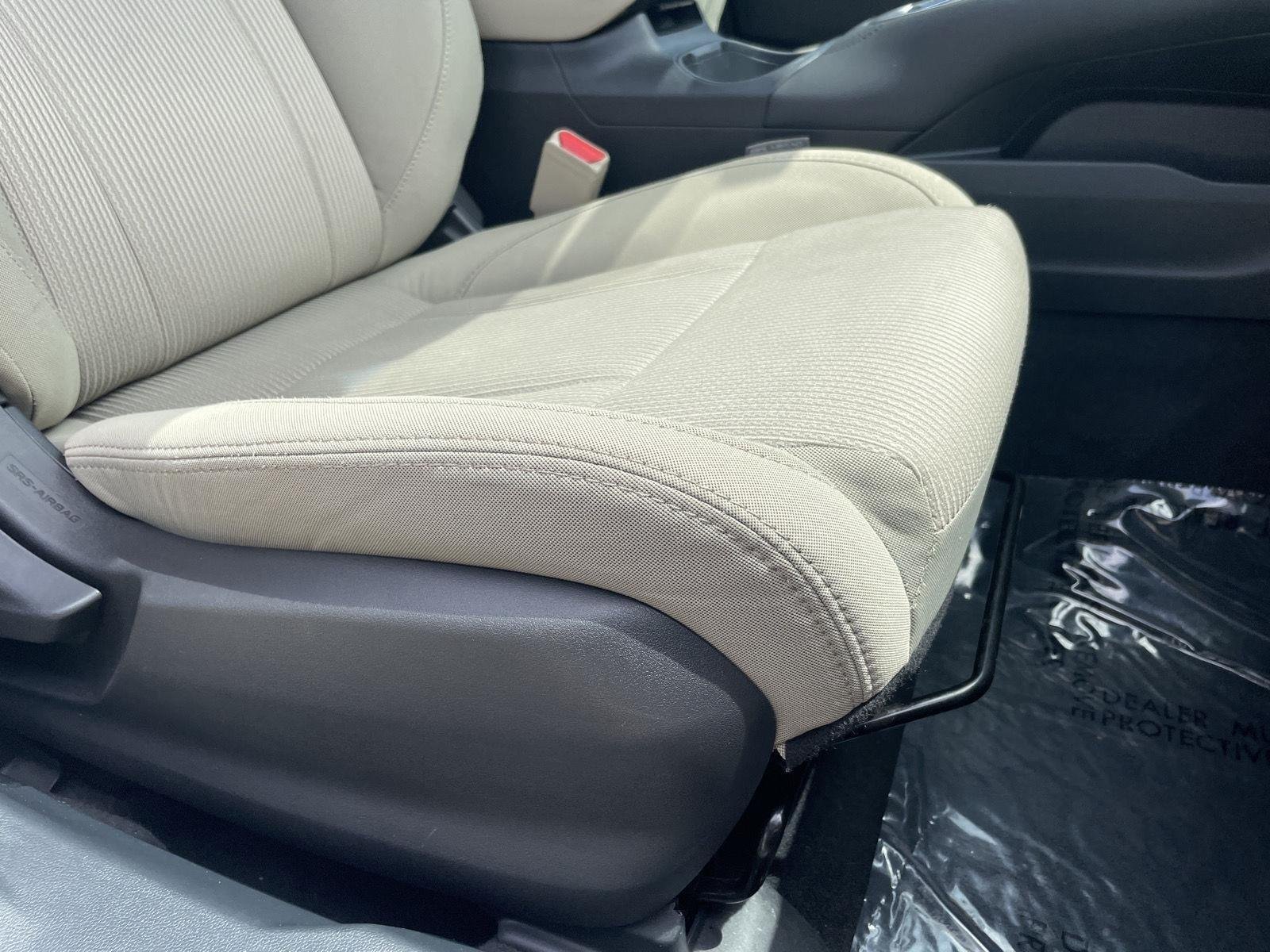 Used 2022 Crystal White Pearl Subaru Premium image 3