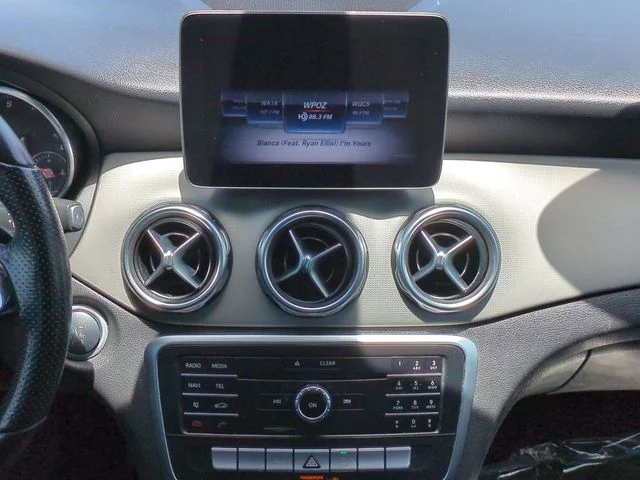 Used 2020  Mercedes-Benz GLA 250 image 18