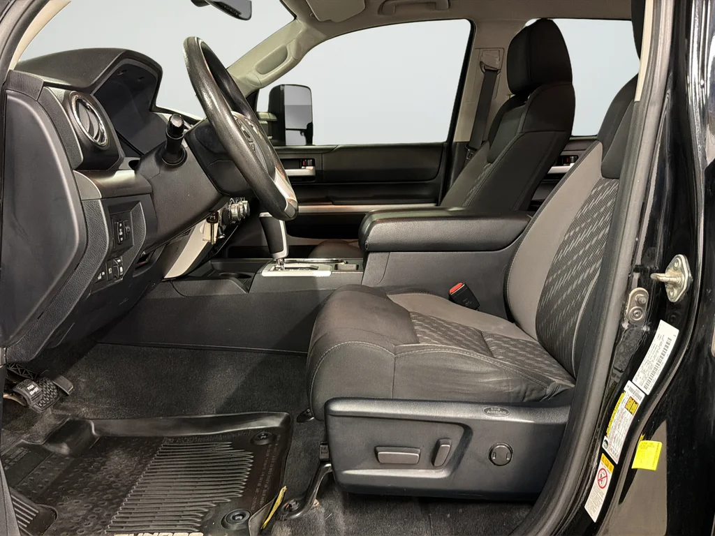 Used 2018 Black Toyota SR5 image 15