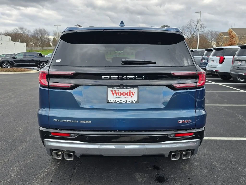 2026 GMC Acadia Denali - Photo 8