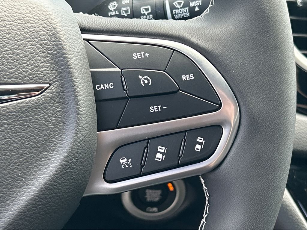 2025 Chrysler Voyager LX - Photo 34