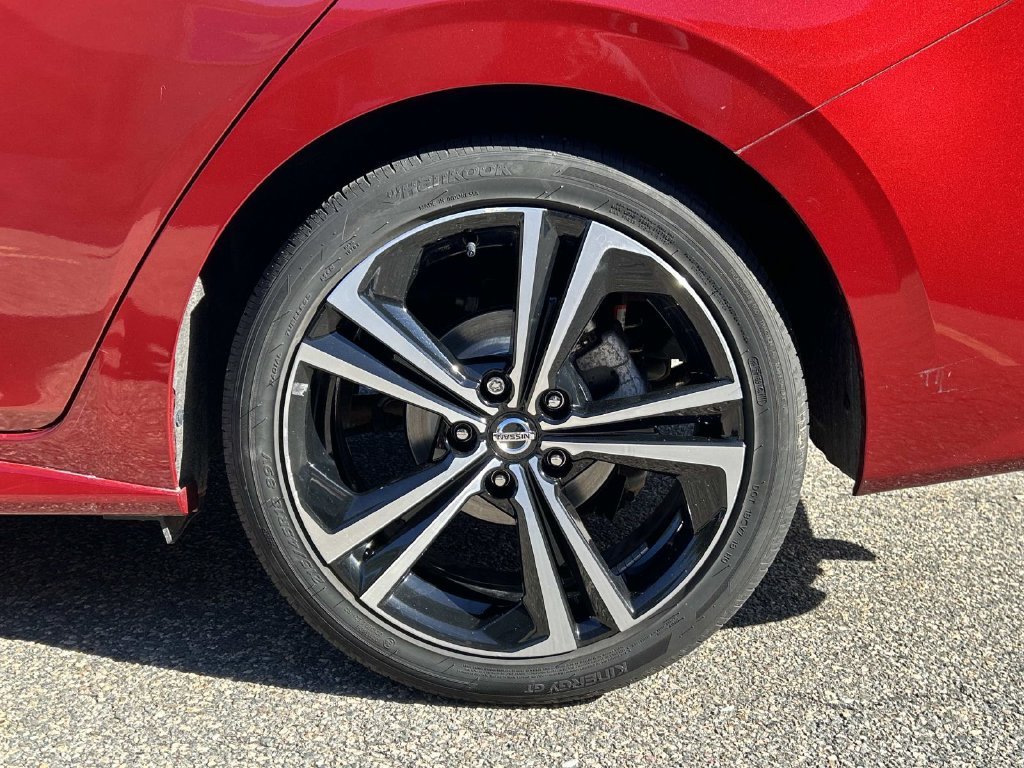 Used 2023 Red Nissan SR image 9