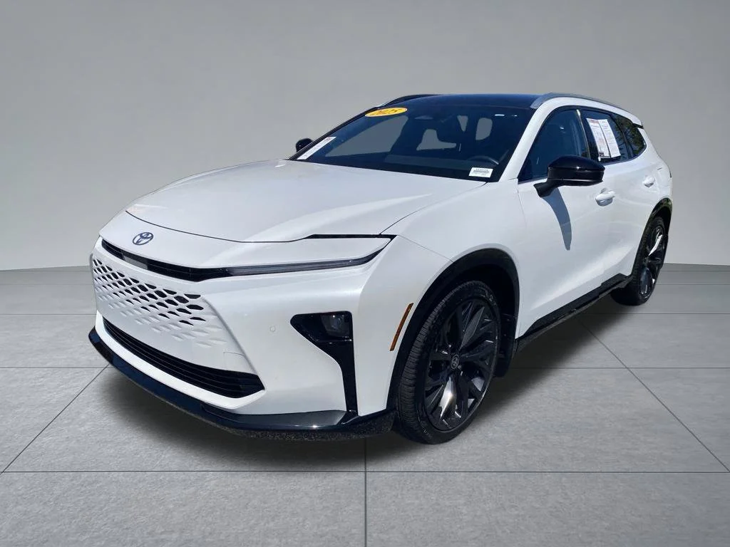 Used 2025 White Toyota Limited image 2
