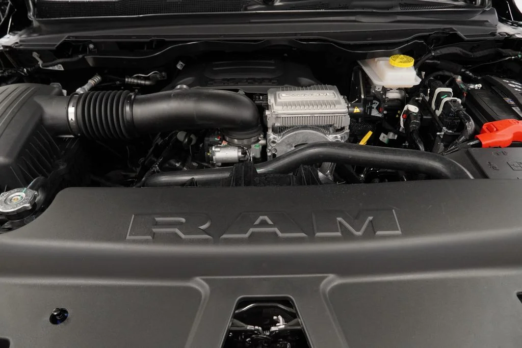 New 2026 Diamond Black Crystal Pearl-Coat Exterior Paint RAM Big Horn/Lone Star image 36