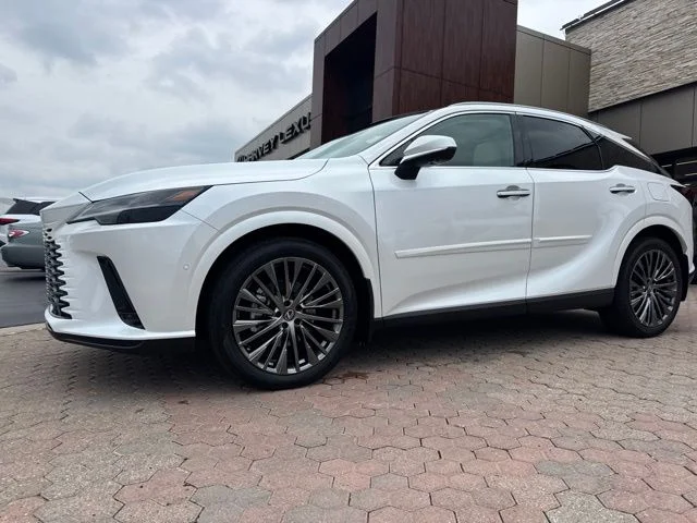 New 2026 Eminent White Pearl Lexus LUXURY image 13