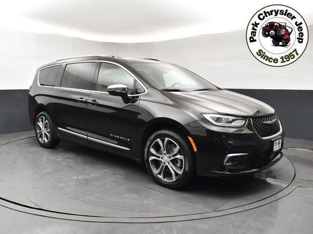 2026 Chrysler Pacifica Pinnacle AWD's photo