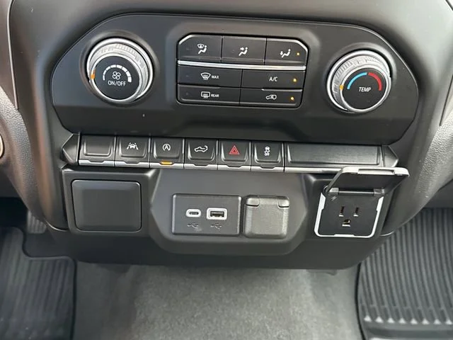 2024 Chevrolet Silverado 1500 Custom - Photo 18