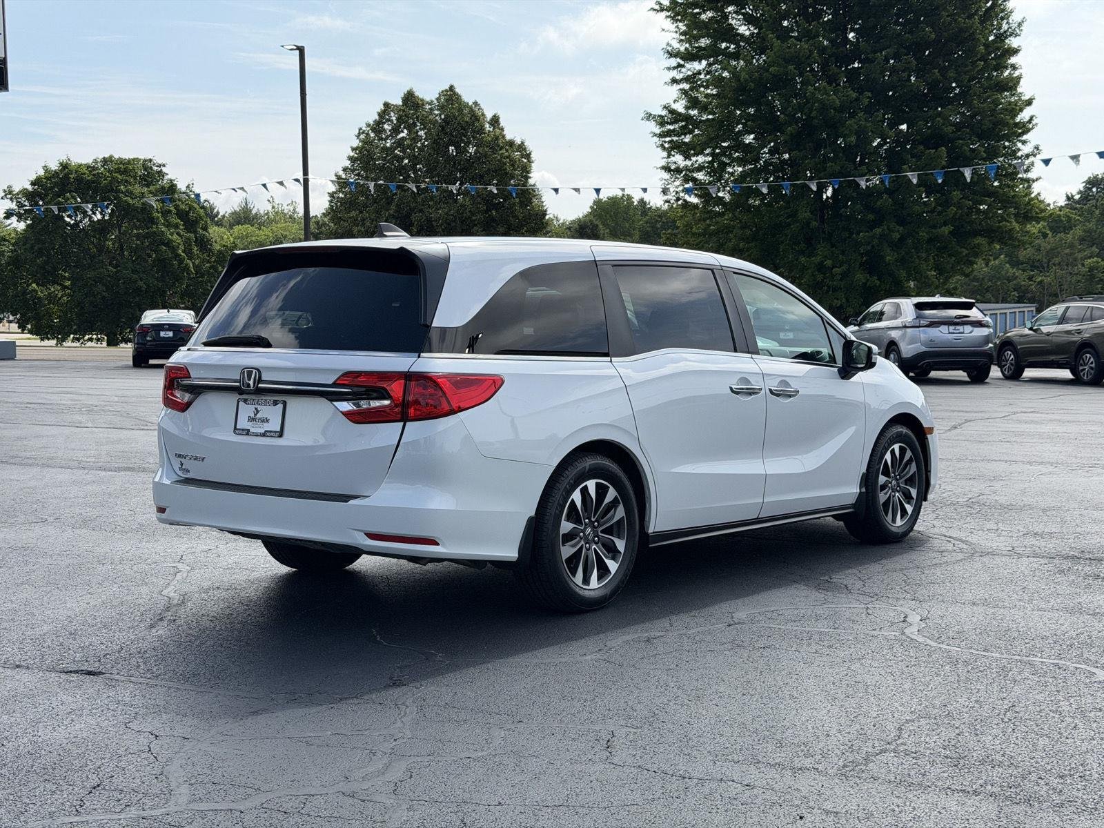 Used 2024 Platinum White Pearl Honda EX-L image 6