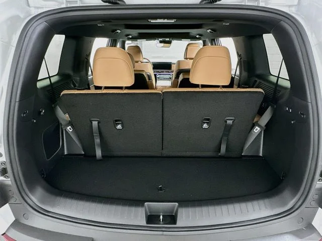 New 2027 White Hyundai Limited image 23