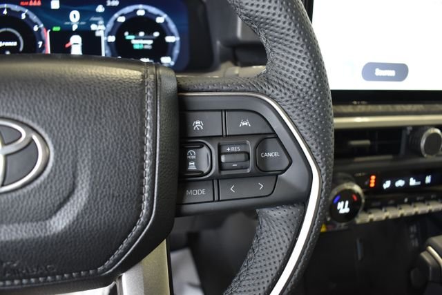 Certified Used 2025  Toyota Limited image 21