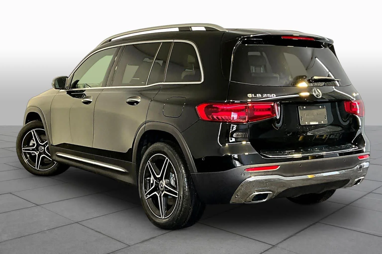 New 2026 Night Black Mercedes-Benz GLB 250 image 3