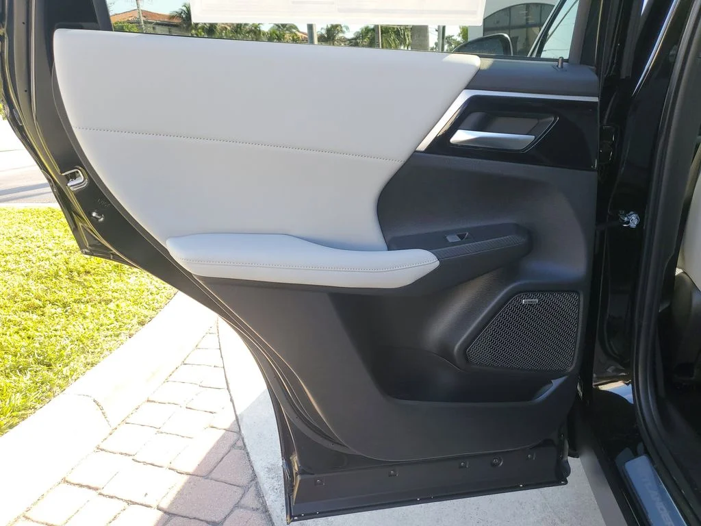 2026 Mitsubishi Outlander SE - Photo 17