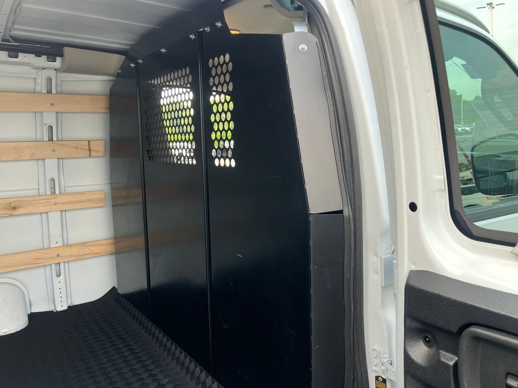 Used 2025 Summit White GMC Work Van image 4