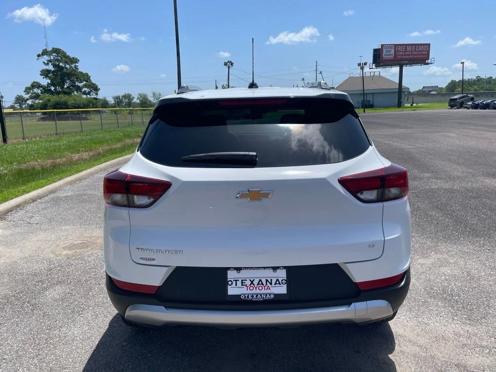 Used 2026 White Chevrolet LT image 6