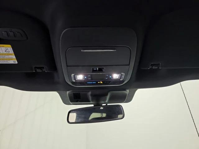 Used 2024  Ford Lariat image 30