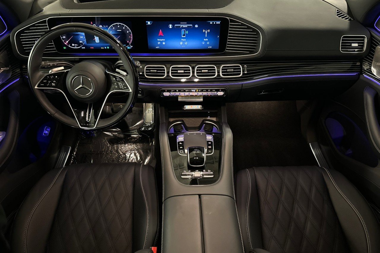 New 2026 MANUFAKTUR Moonlight White Metallic Mercedes-Benz Maybach GLS 600 4MATIC® SUV image 12
