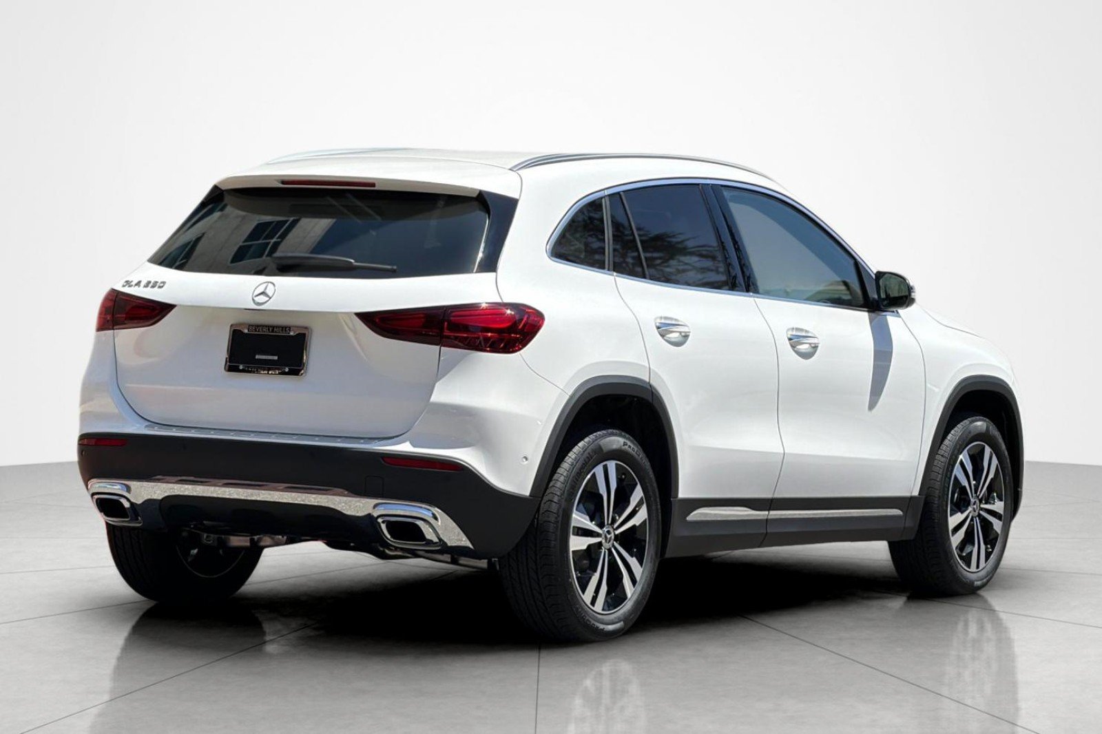 New 2026 Polar White Mercedes-Benz GLA 250 SUV image 5