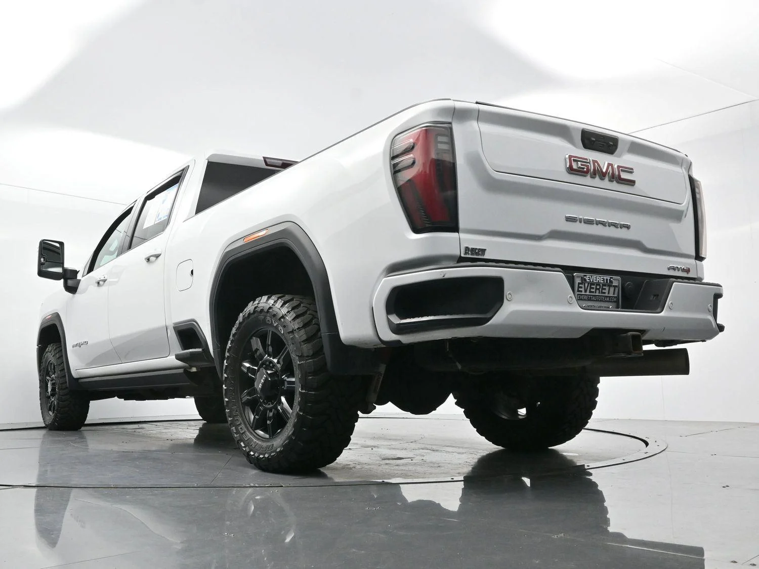 Used 2024 Summit White GMC AT4 image 51