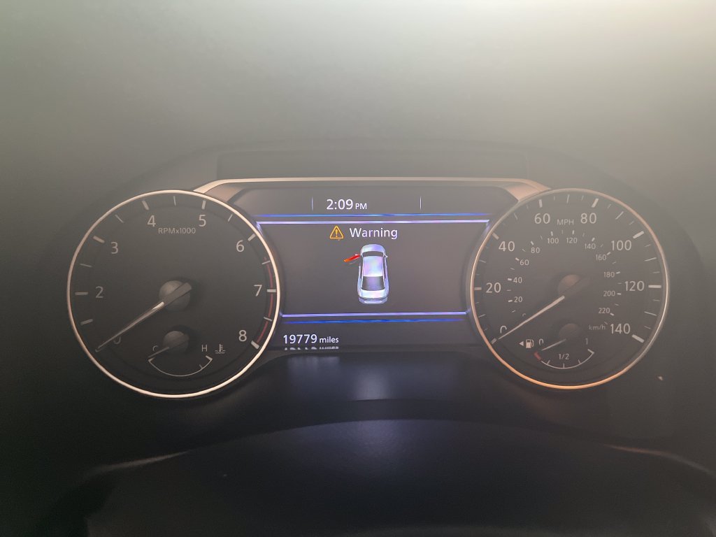 Used 2025 Red Nissan 2.5 SR image 17