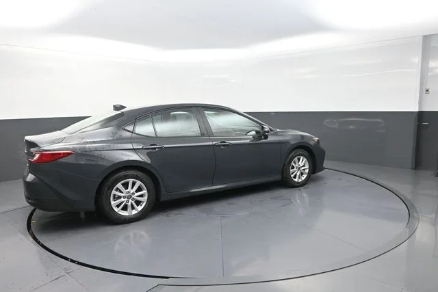 Used 2026  Toyota LE image 12