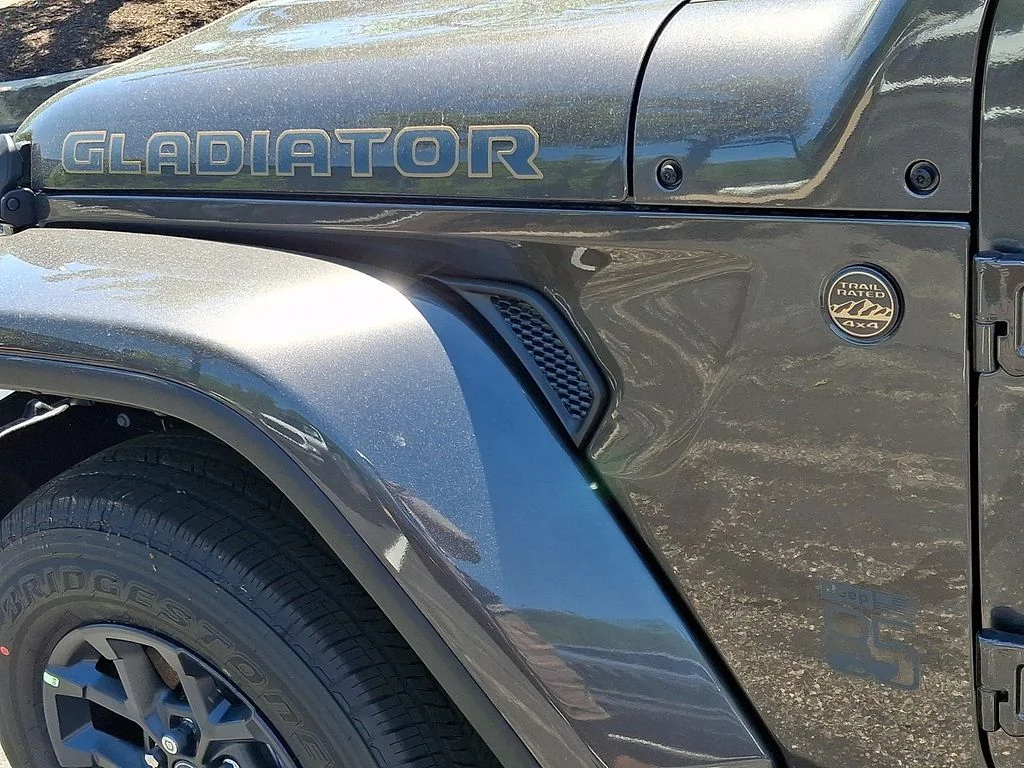 New 2026 Granite Crystal Metallic Clear-Coat Exterior Paint Jeep 85th Anniversary Edition image 16