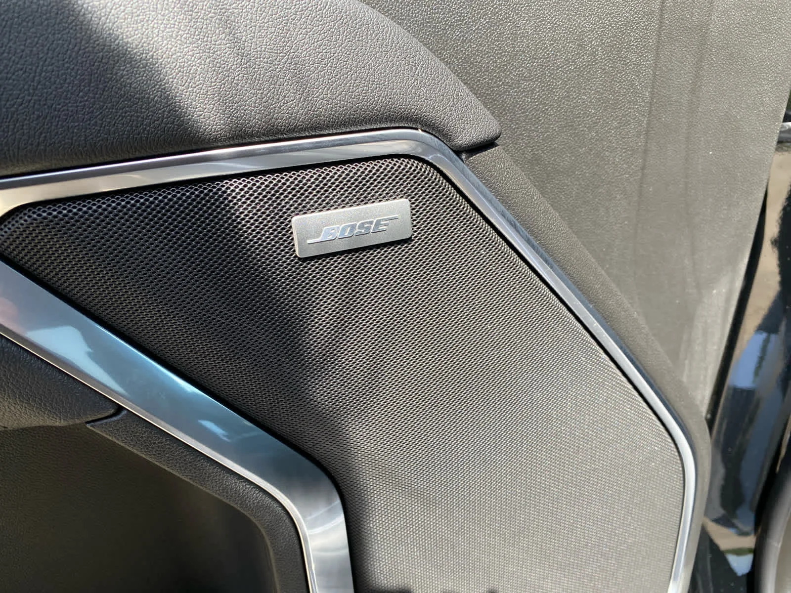New 2026 Onyx Black GMC SLT image 9