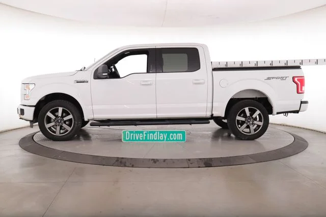 Used 2016 White Ford XLT image 9