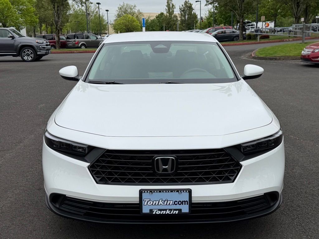 New 2026 Platinum White Pearl Honda LX image 3