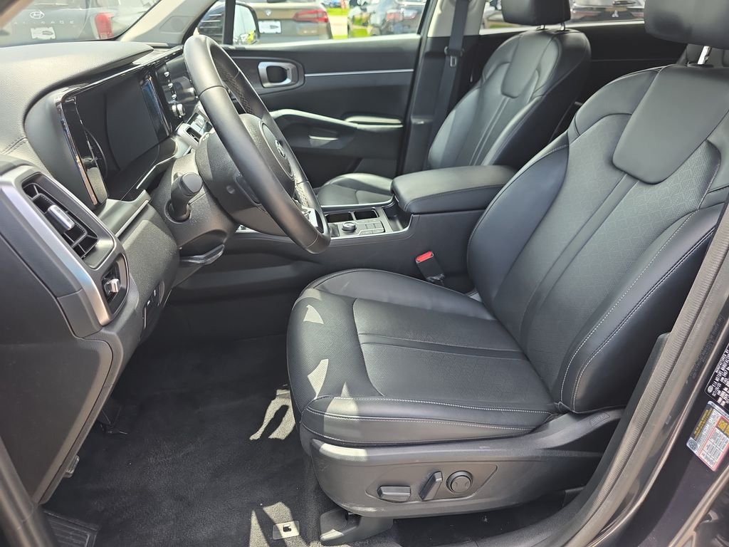 2021 Kia Sorento S - Photo 11
