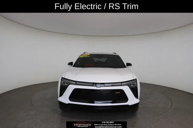 Used 2024 White Chevrolet RS image 31