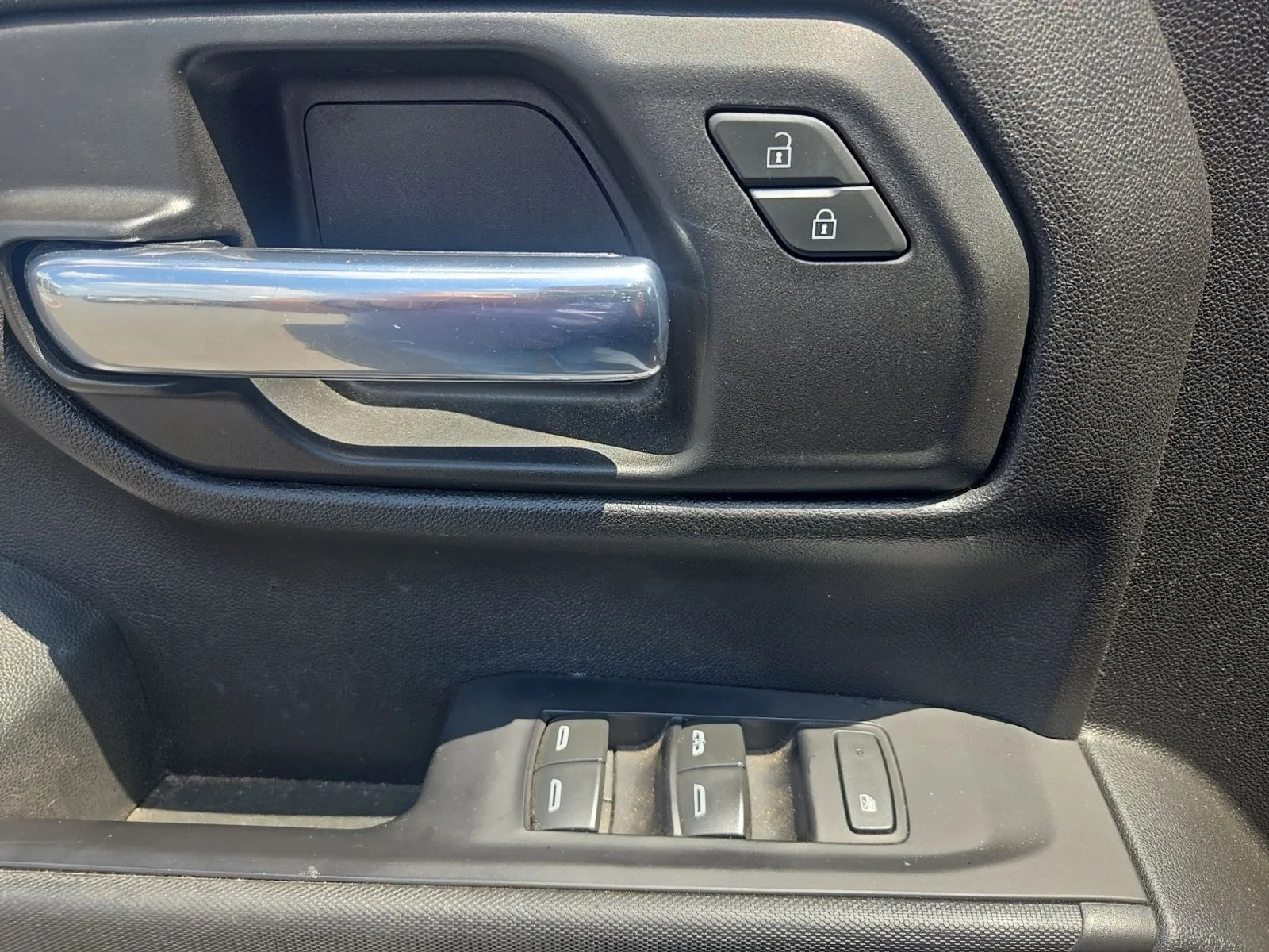 Used 2019 White Chevrolet WT image 22