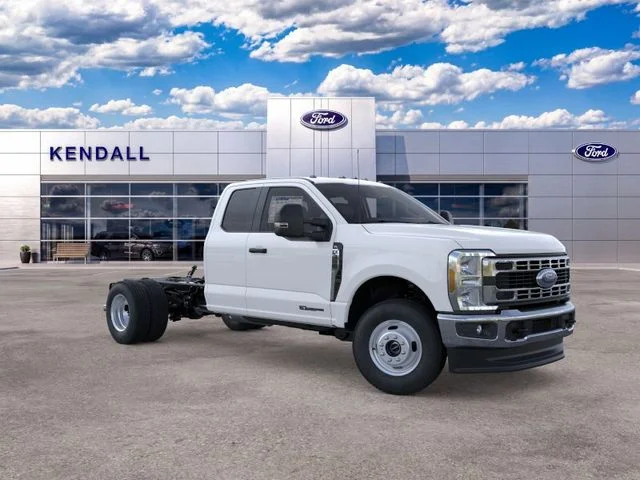 2025 Ford F-350 Super Duty Chassis Cab XL - Photo 7