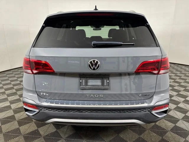 Used 2024 Gray Volkswagen 1.5T SEL image 22