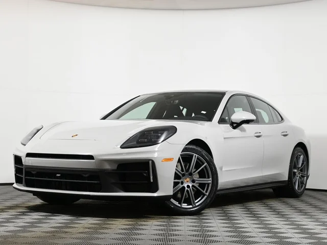 2026 Porsche Panamera 4
