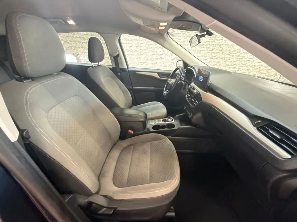 Used 2022 Blue Ford SE image 11