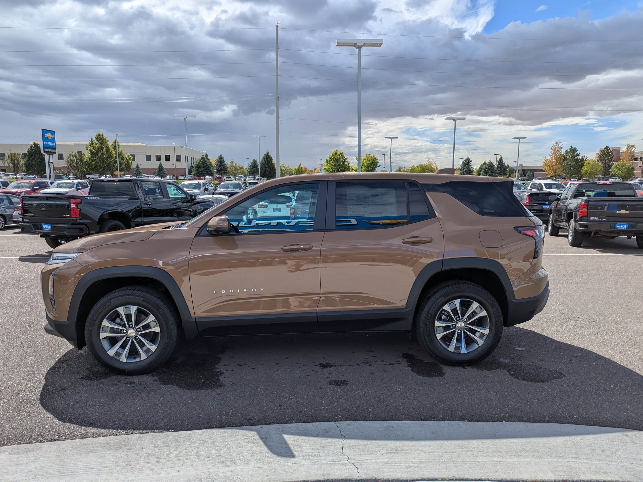 2027 Chevrolet Equinox LT - Photo 7