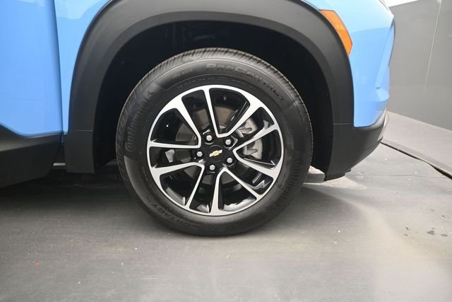 Used 2024 Fountain Blue Chevrolet LT image 15