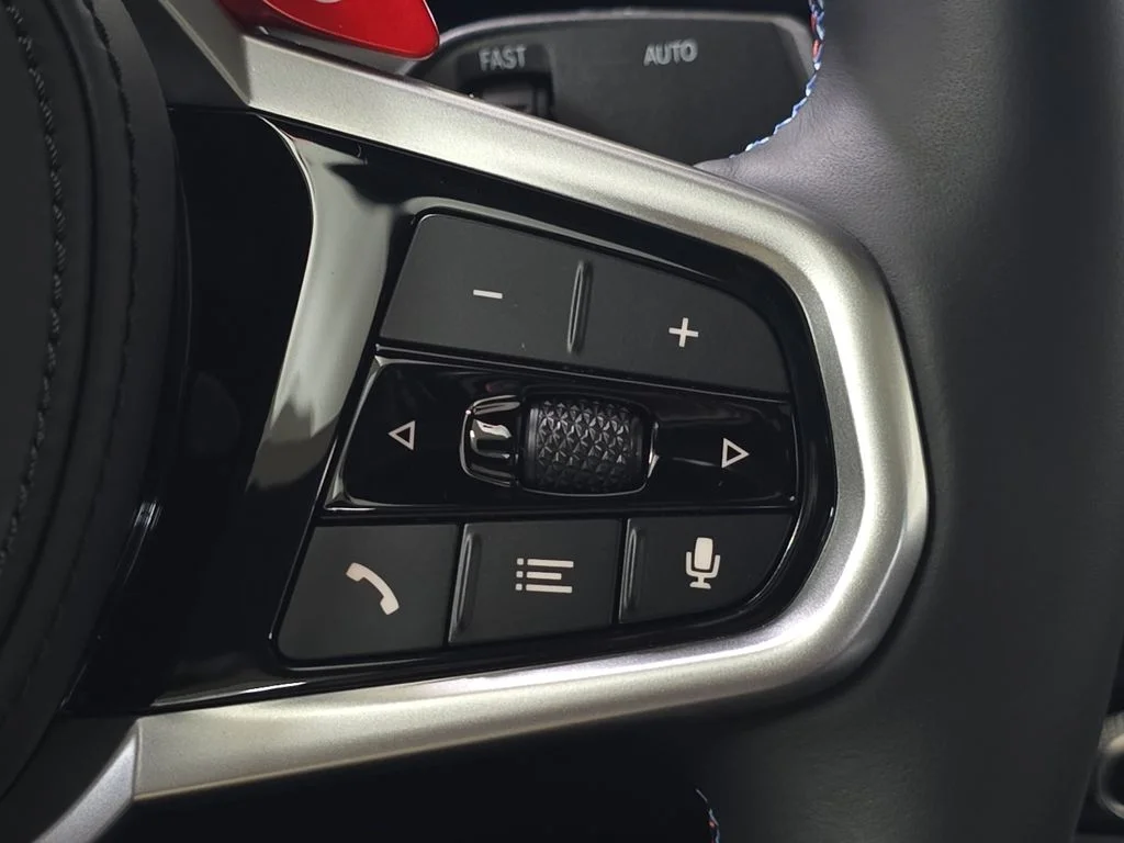 Used 2025 Brooklyn Grey Metallic BMW  image 20