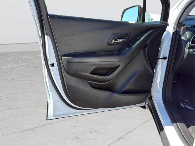 Used 2019 White Chevrolet LT image 30