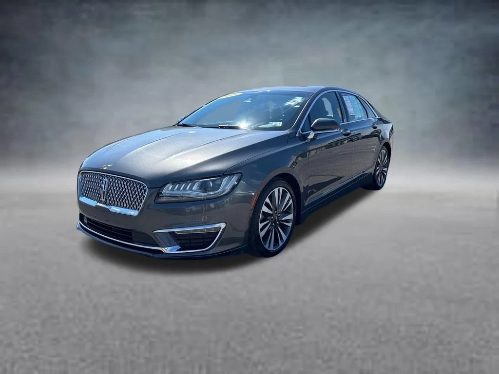 Used 2019 Magnetic Gray Metallic Lincoln Reserve image 2