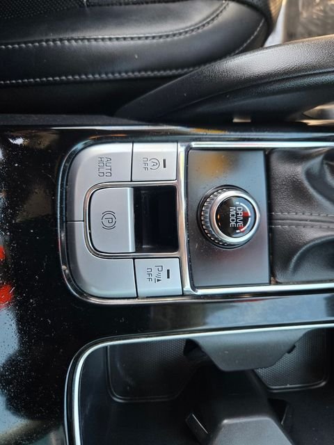 Used 2022 White Kia LX image 16