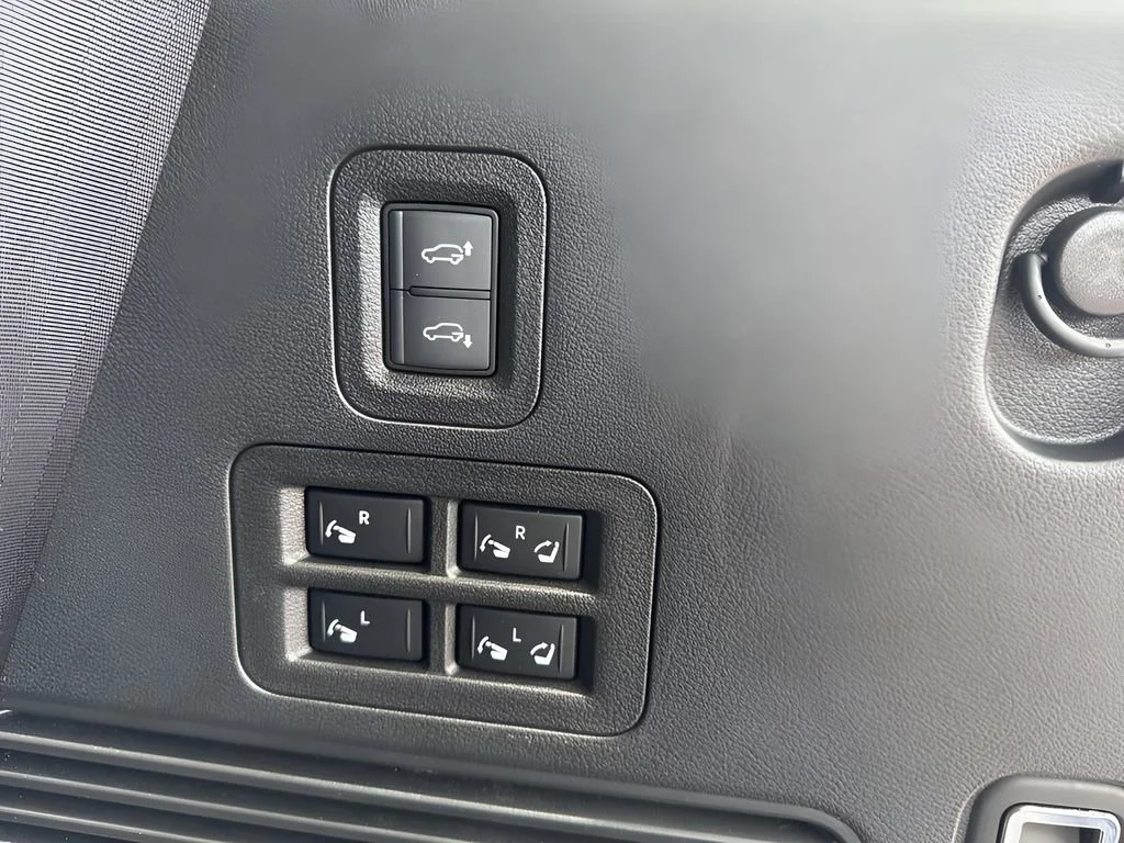 Used 2025 Blue INFINITI SENSORY image 33