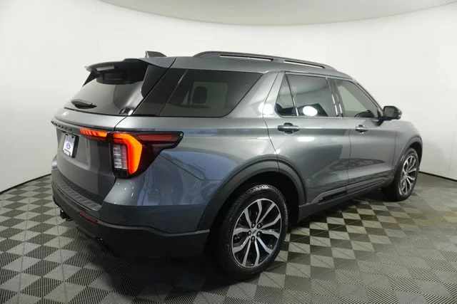 New 2027 Carbonized Gray Metallic Ford ST-Line image 14