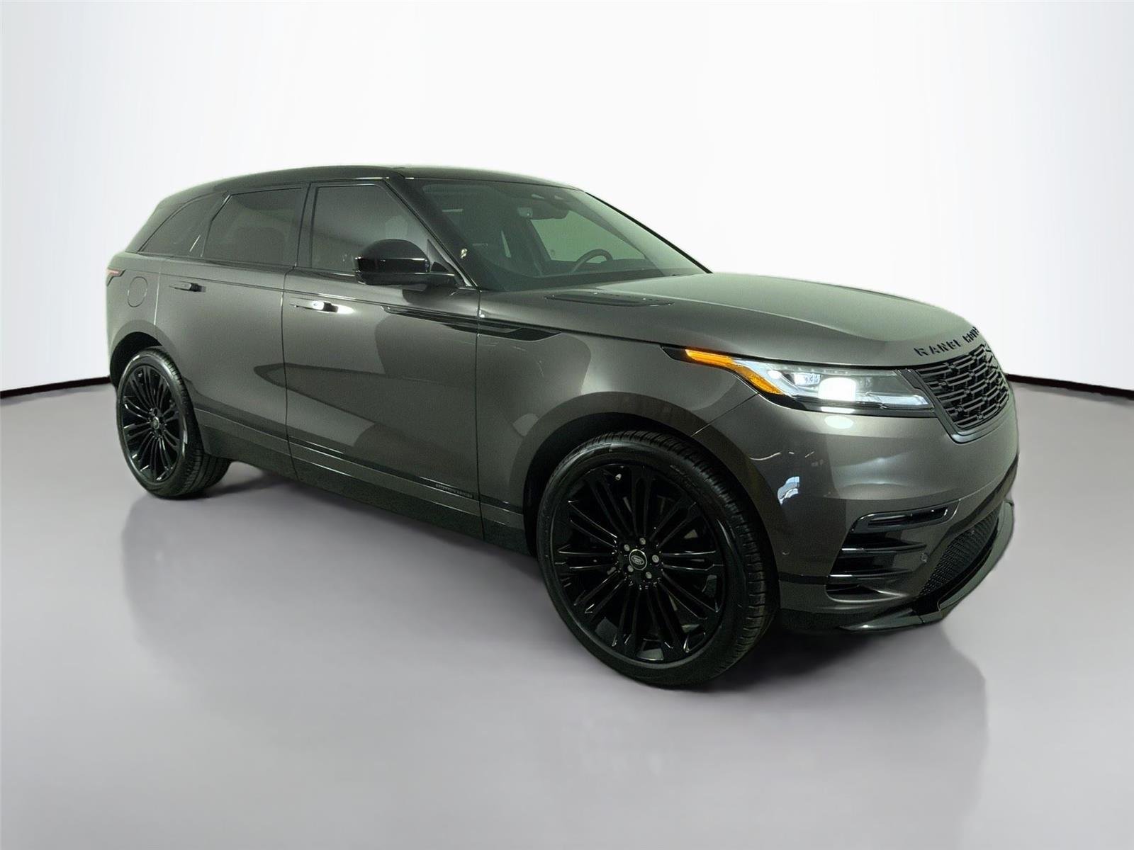 New 2026 CHARENTE GREY Land Rover Belgravia Edition image 3